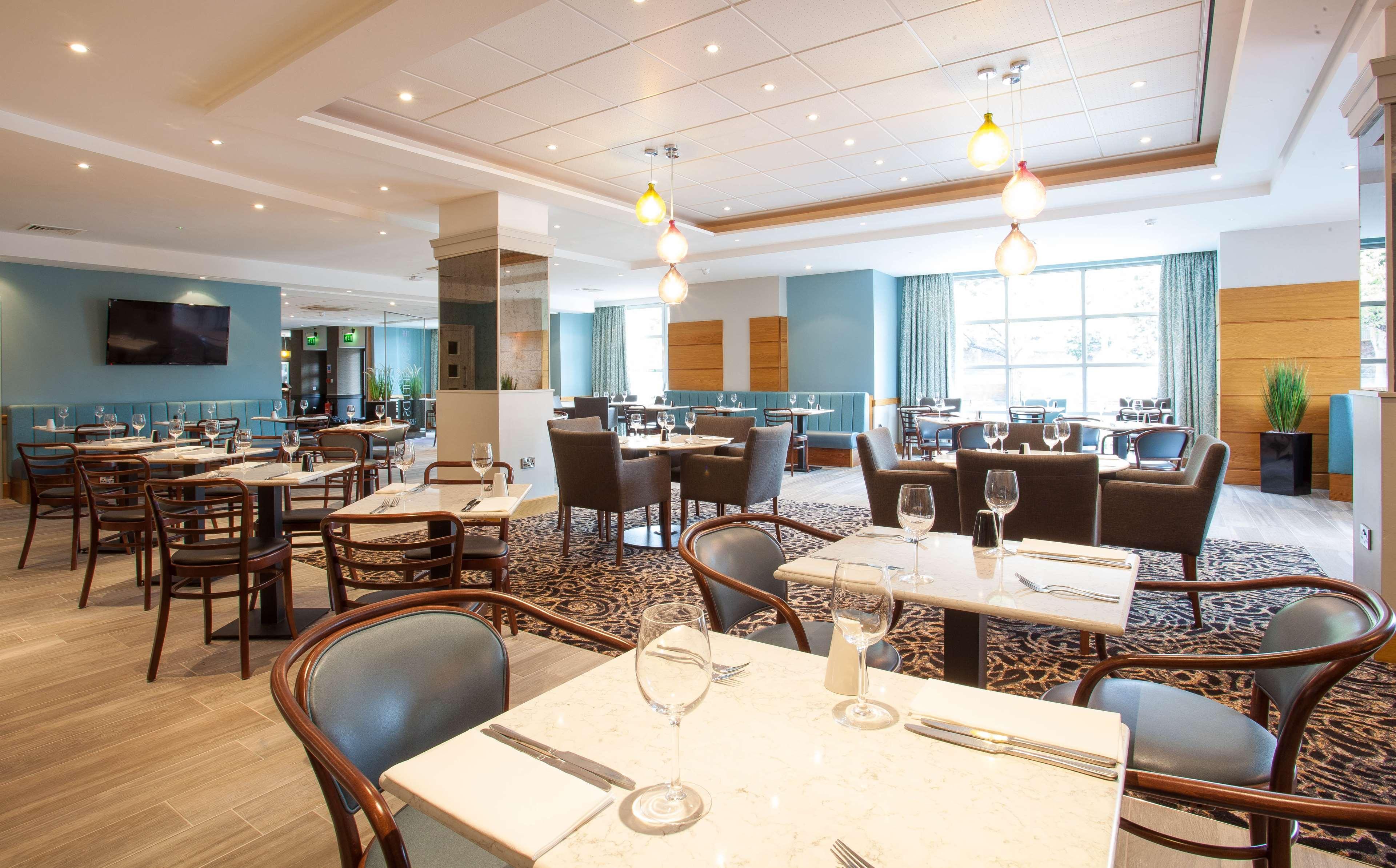 Cresta Court Hotel Altrincham Exterior foto