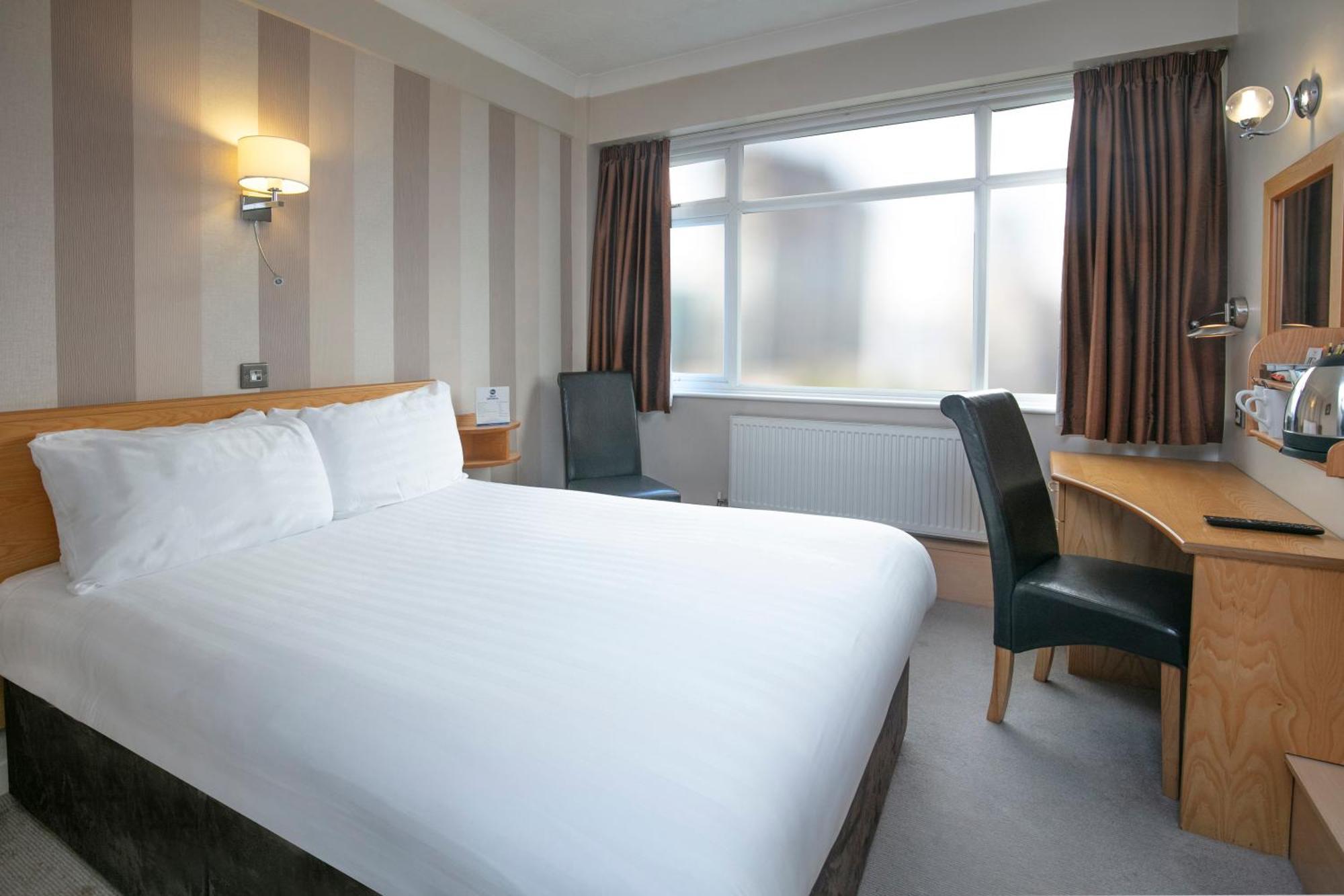 Cresta Court Hotel Altrincham Exterior foto