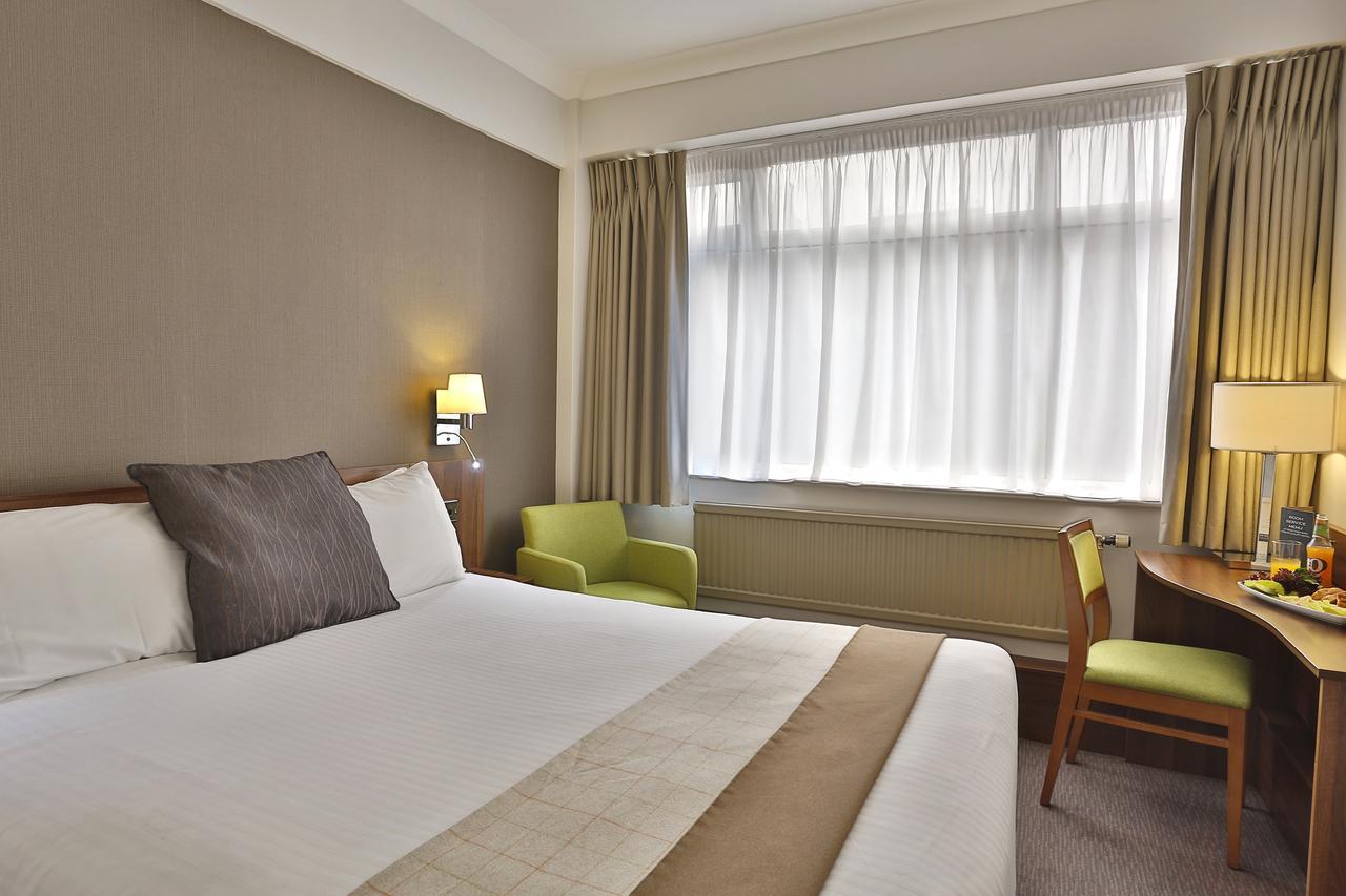 Cresta Court Hotel Altrincham Exterior foto